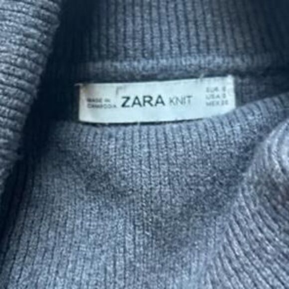 ZARA Knit Pearl Button Turtleneck Sweater - Size S - Picture 2 of 3